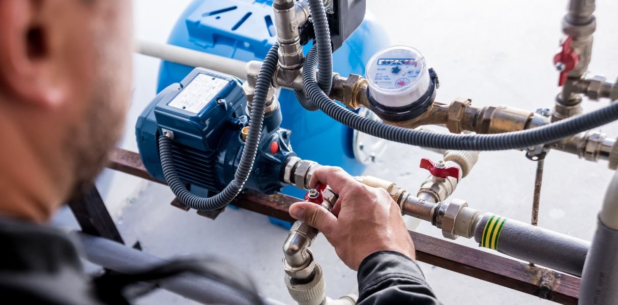 Boletines de agua y puente contador en Málaga